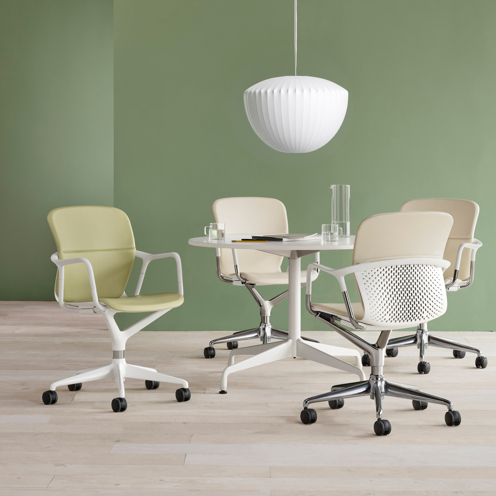 Aurea Glass Pendant Lamp With Wood Accent For Modern Interiors | Snurv