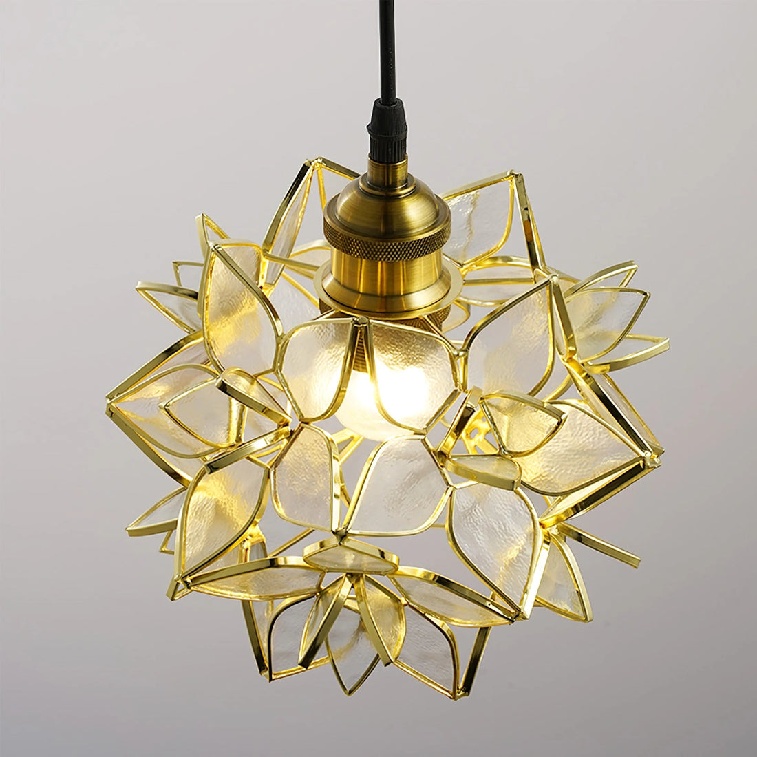 Calyra Capiz Pendant Light Handcrafted Natural Hanging Shell Lamp | Snurv