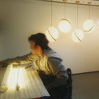 مصباح قلادة نيارة مون-كيرف مع الأكريليك والنحاس | سنورف