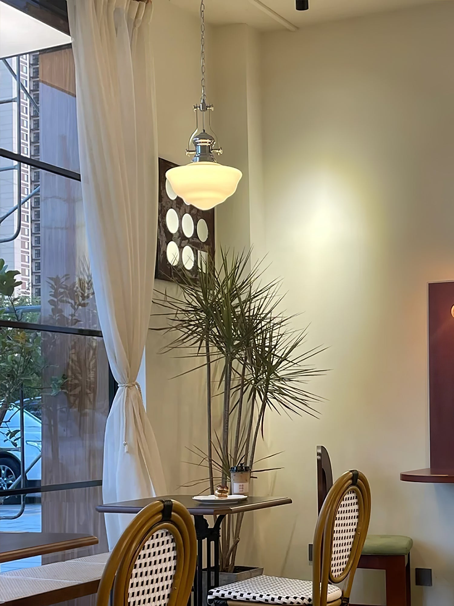 Havenwood Skolehus Pendellampe Med Håndlagde Glasskjermere | Snurv