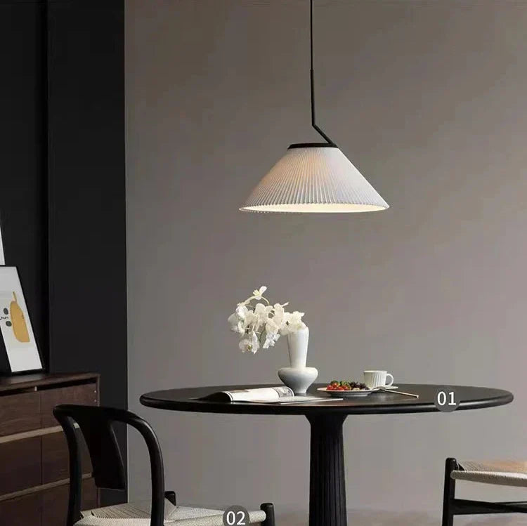 Velora Cream Pleated Pendant Lamp With Warm Light And Soft Scandinavian Style | Snurv