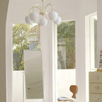 Candeeiro de teto Aurelo inspirado em tulipas com tons suaves | Snurv